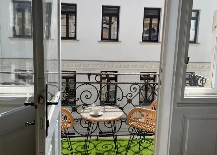 Apartman Grosszuegiger Wiener Altbau Gleich Neben Schoenbrunn Bécs