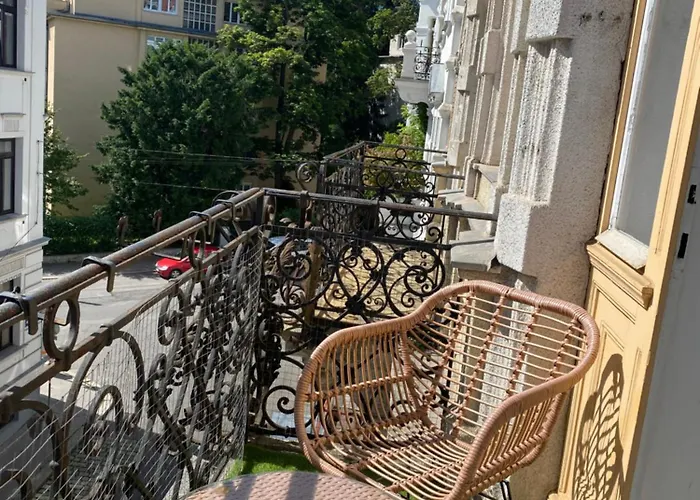 Apartman Grosszuegiger Wiener Altbau Gleich Neben Schoenbrunn Bécs