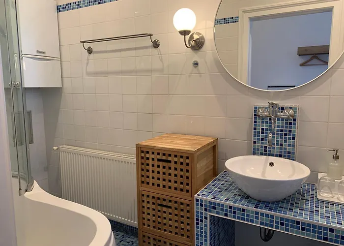 Grosszuegiger Wiener Altbau Gleich Neben Schoenbrunn Bécs