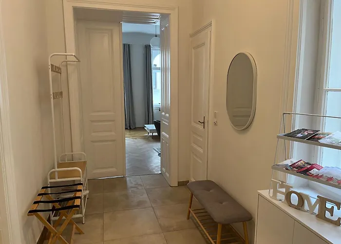 Grosszuegiger Wiener Altbau Gleich Neben Schoenbrunn Apartman