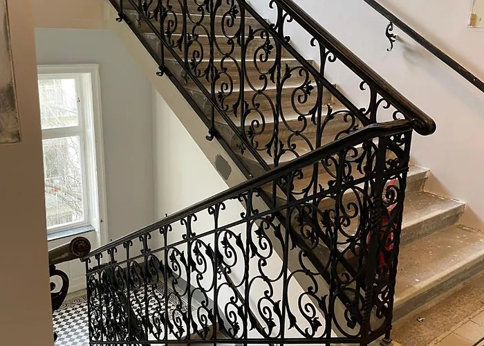 Grosszuegiger Wiener Altbau Gleich Neben Schoenbrunn Apartman *