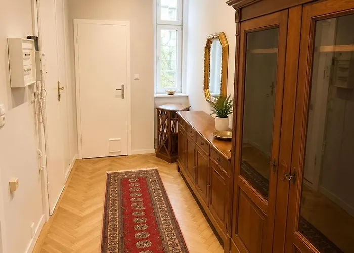 Grosszuegiger Wiener Altbau Gleich Neben Schoenbrunn Vienne
