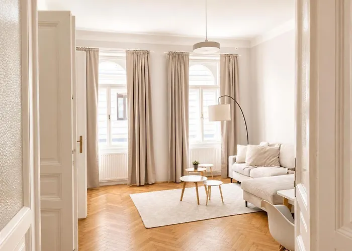 Grosszuegiger Wiener Altbau Gleich Neben Schoenbrunn Vienne