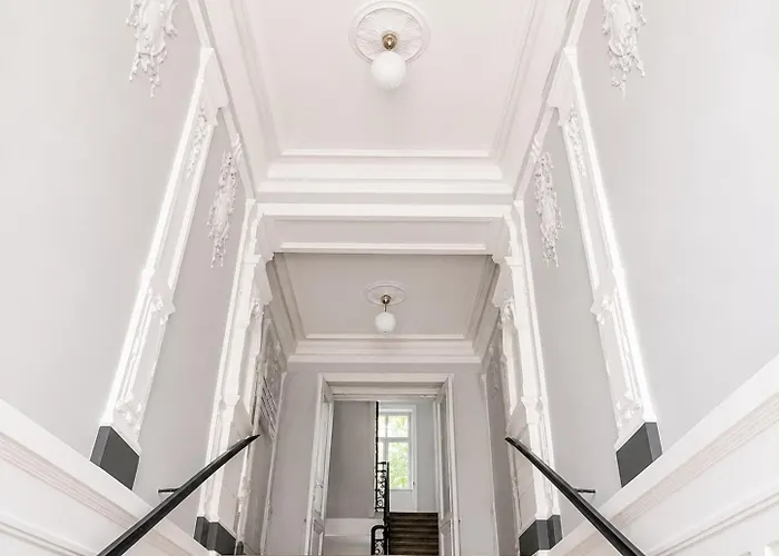Grosszuegiger Wiener Altbau Gleich Neben Schoenbrunn Apartman Bécs
